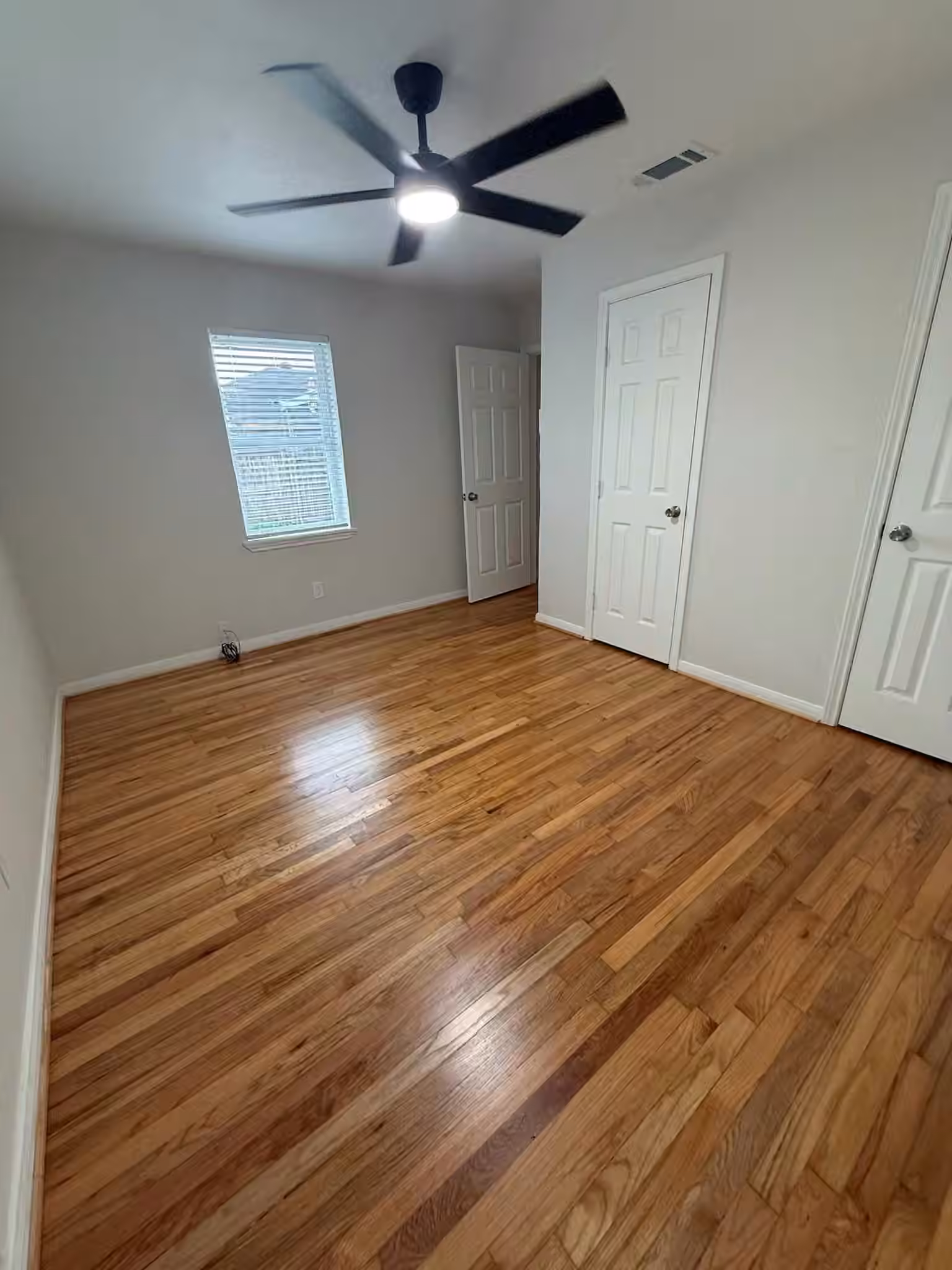 Photo 4 of 606 Wisconsin Street, South Houston, TX