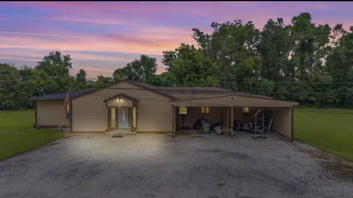 Photo 6 of 208 Barnes, Dayton, TX