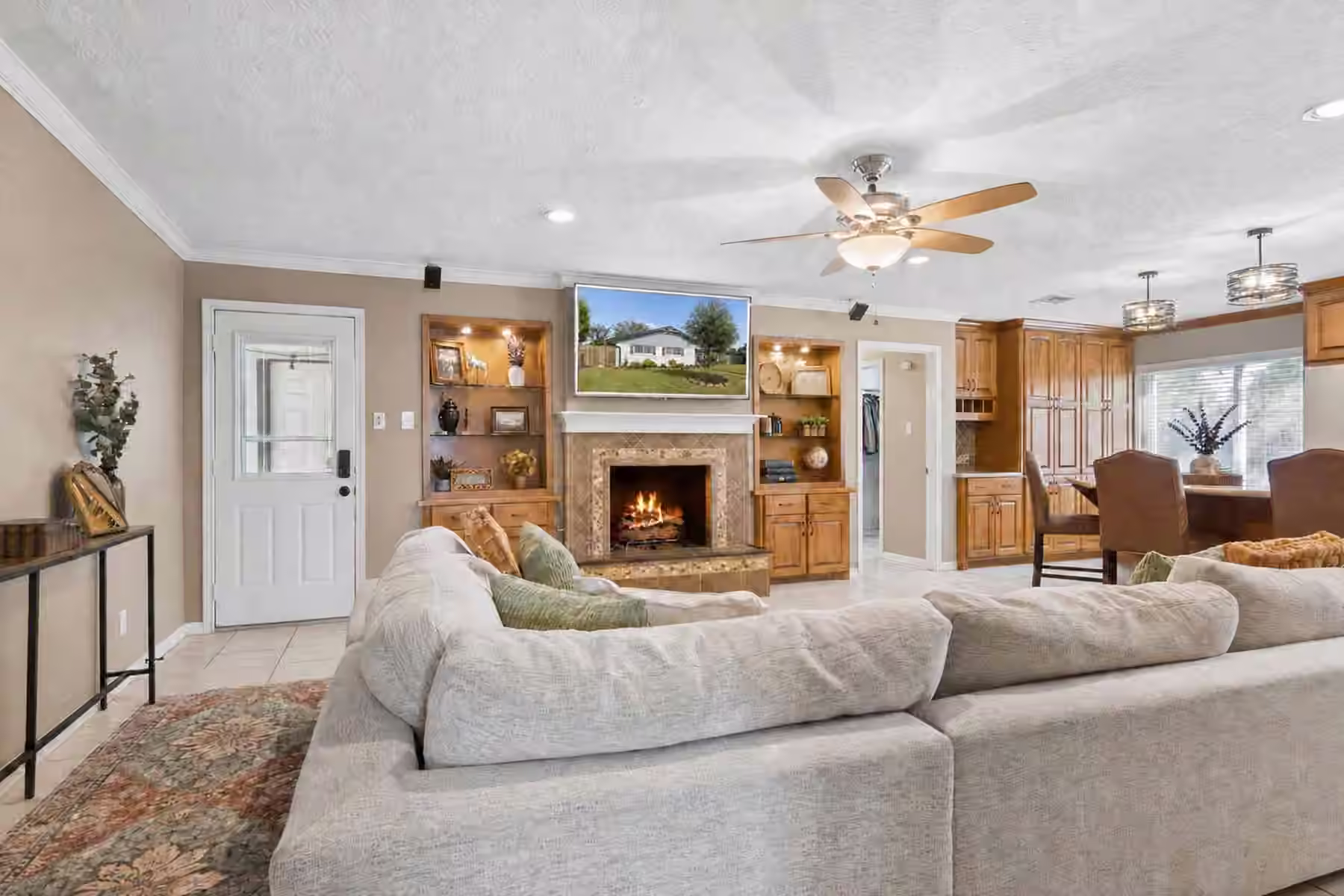 Photo 4 of 2418 Lufkin Lane, Deer Park, TX