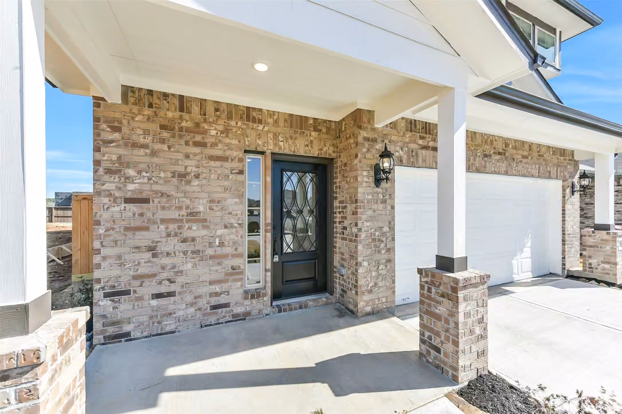 Photo 3 of 4221 Red Cedar Ring Lane, Pinehurst, TX
