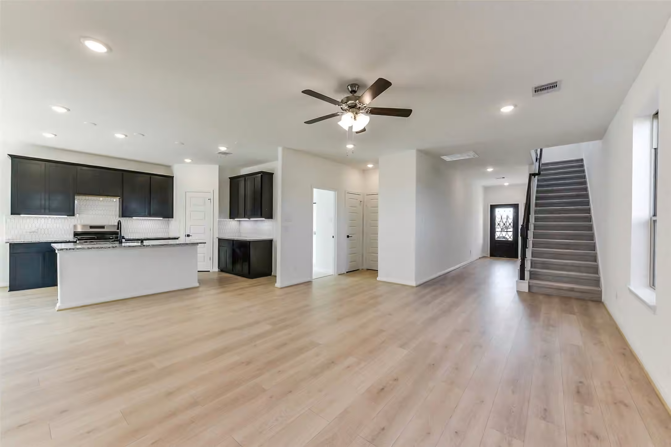 Photo 7 of 4221 Red Cedar Ring Lane, Pinehurst, TX