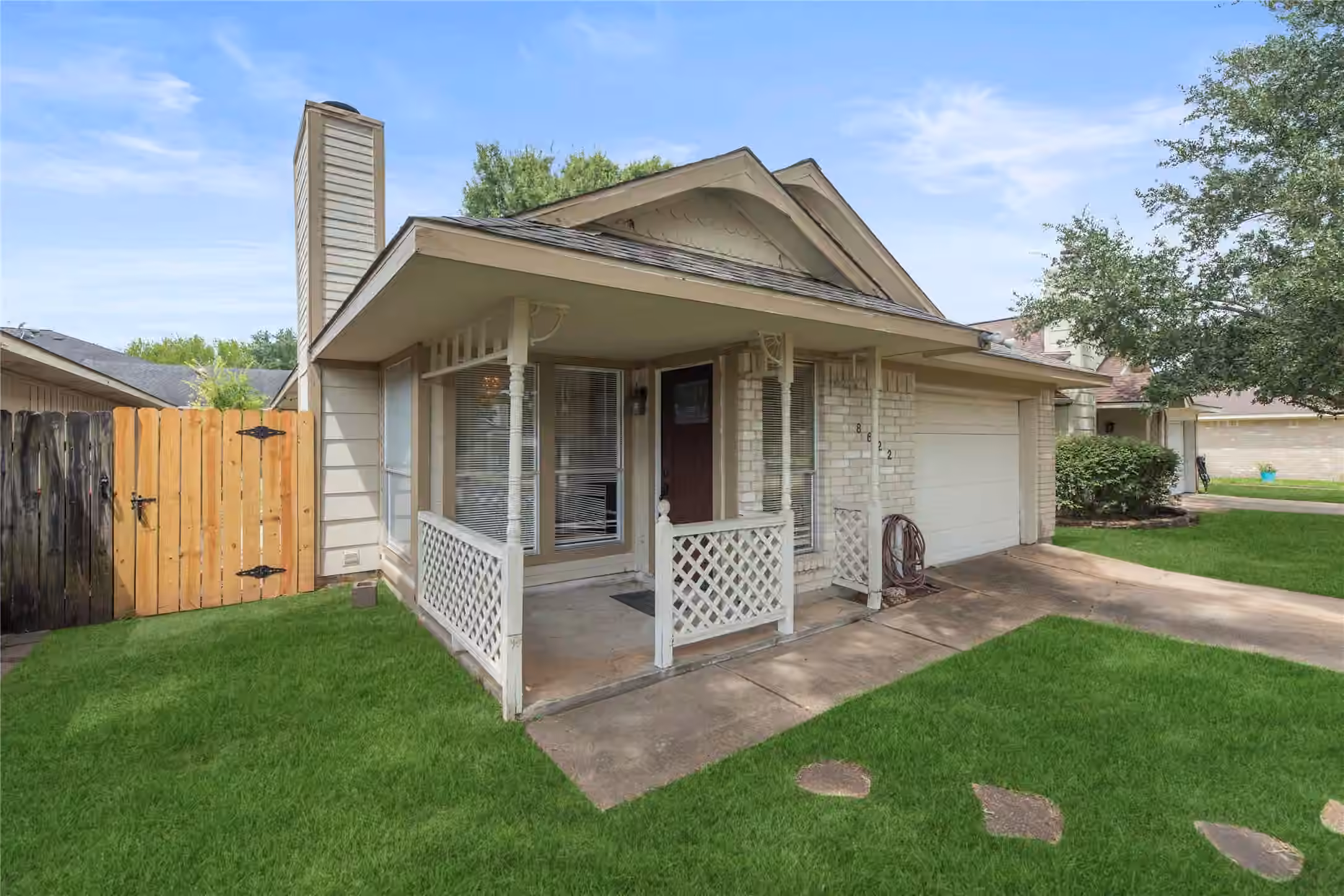 Photo 2 of 8622 Ashlawn Drive, Houston, TX