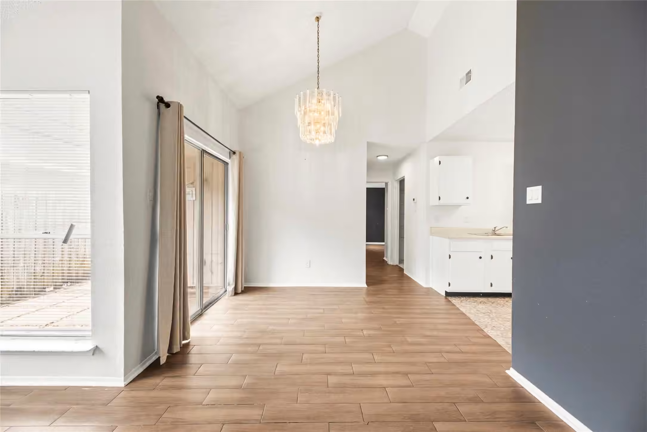 Photo 6 of 8622 Ashlawn Drive, Houston, TX