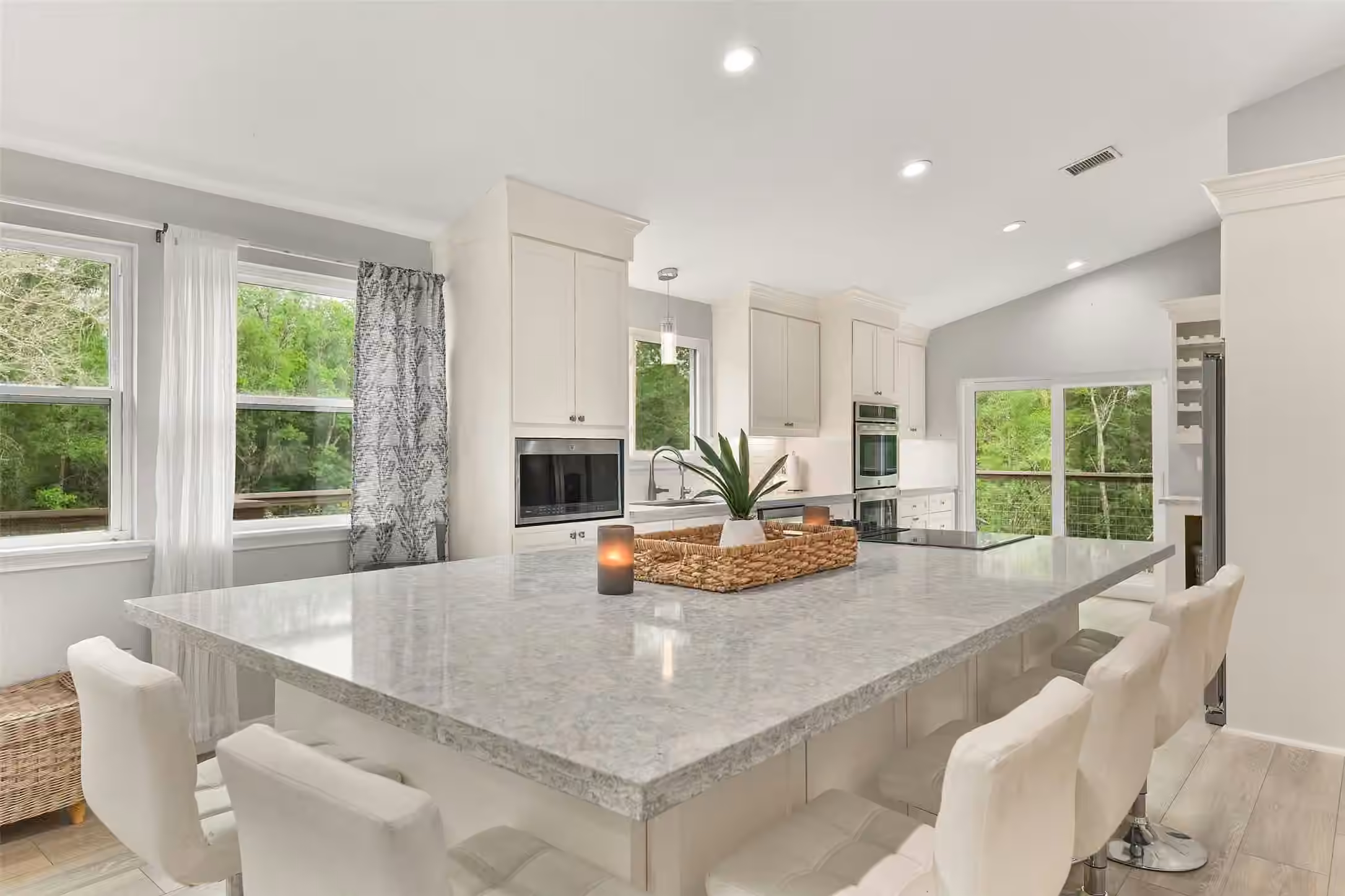 Photo 7 of 6310 Wickwillow Lane, Alvin, TX