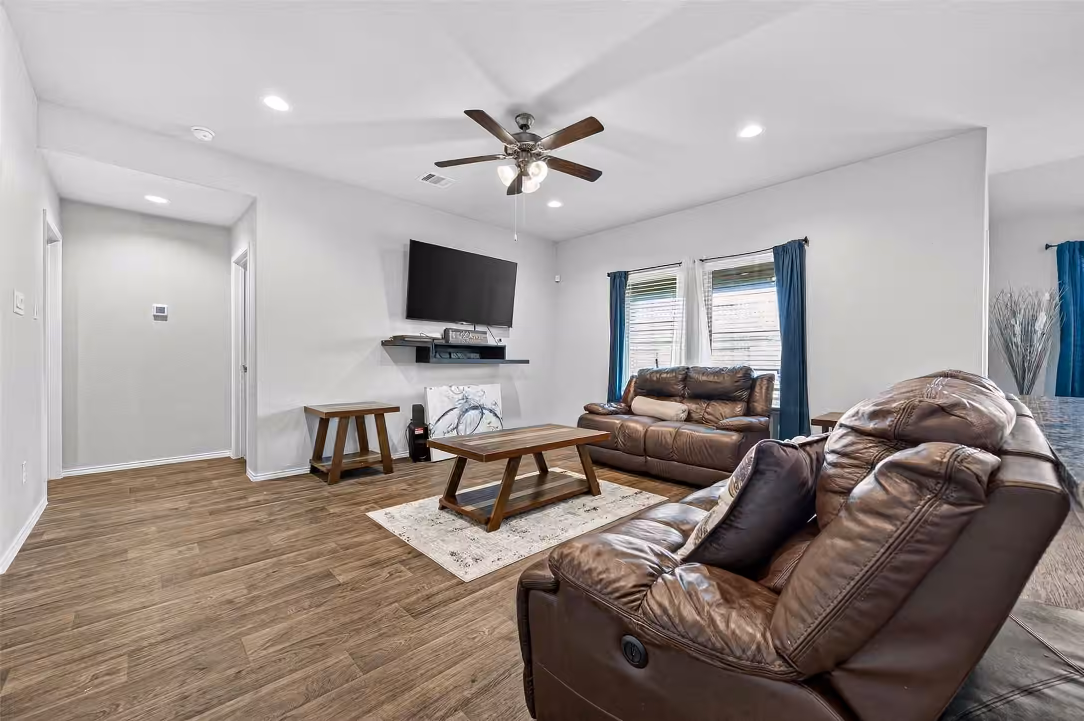 Photo 6 of 930 Bright Lotus Lane, Rosharon, TX