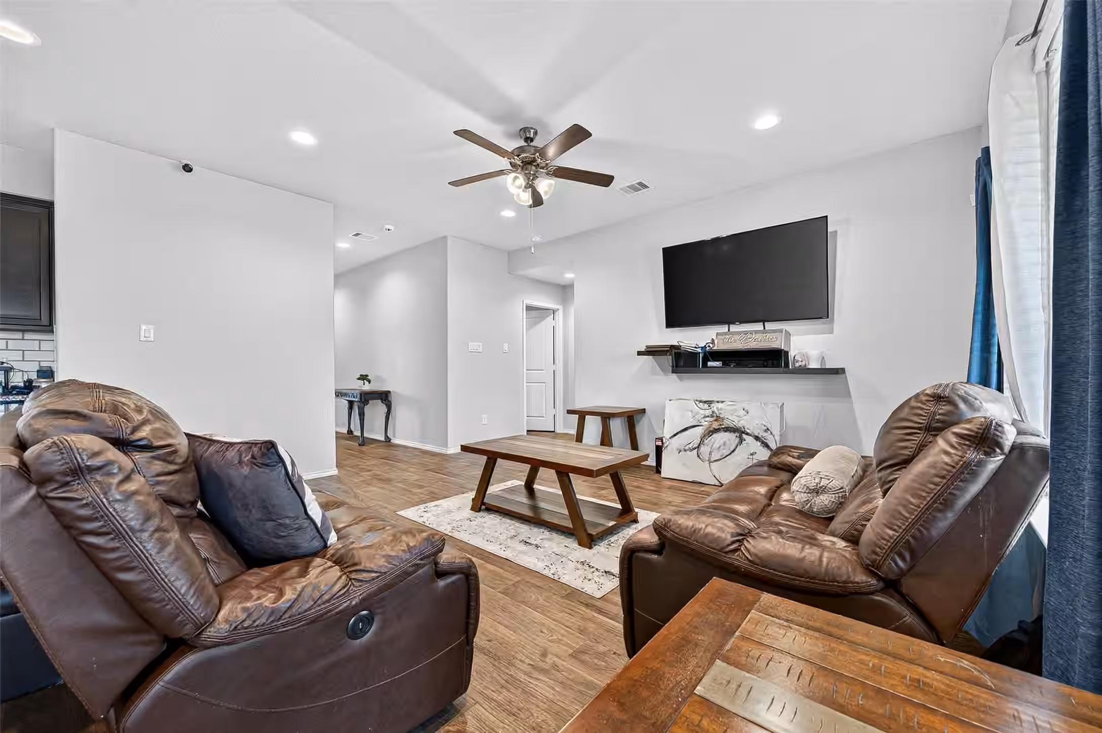 Photo 7 of 930 Bright Lotus Lane, Rosharon, TX