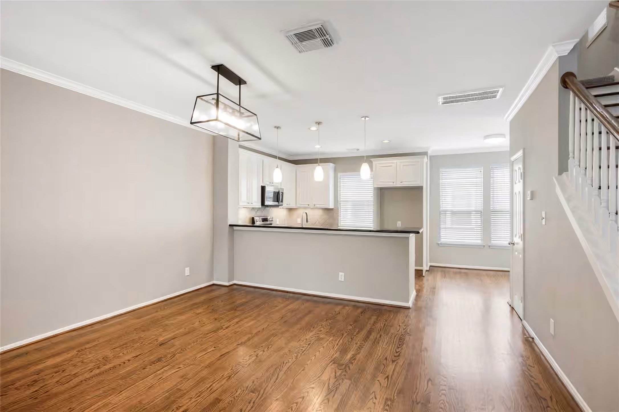 Photo 5 of 2615 W Dallas Street, Houston, TX