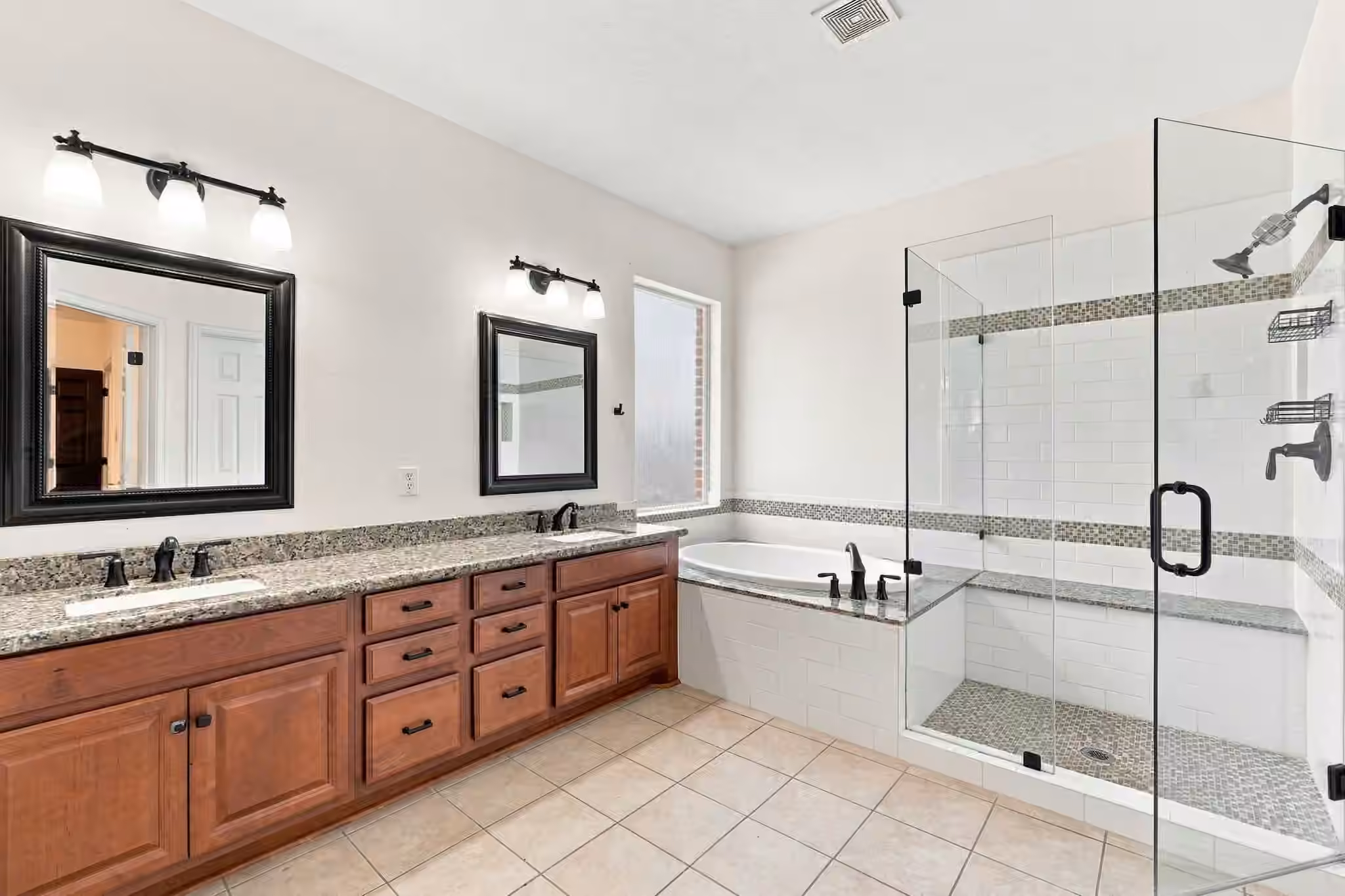 Photo 7 of 11510 Cypresswood Trail Drive, Houston, TX