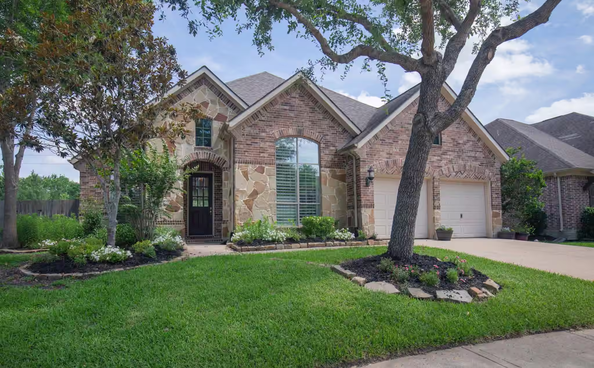 Photo of 8207 Otter Creek Way, Missouri City, TX
