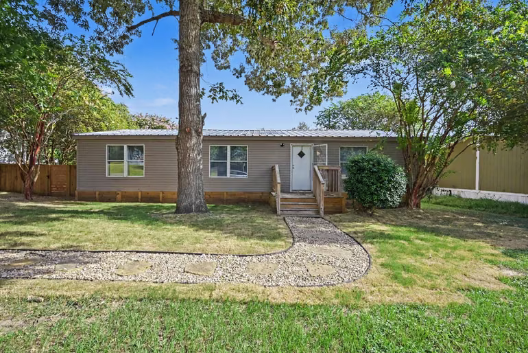 Photo 2 of 16306 Oaklane Trail, Magnolia, TX