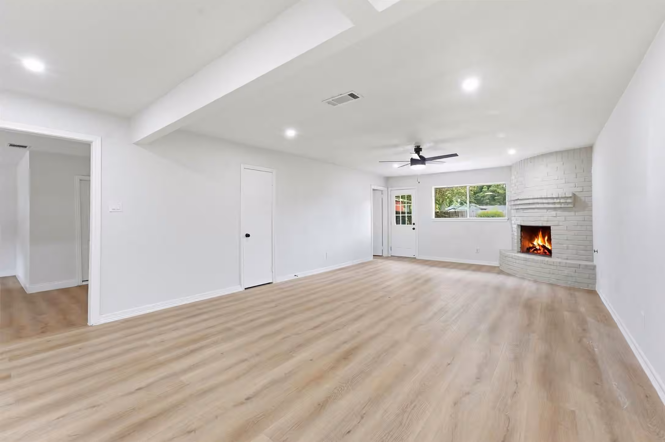 Photo 7 of 719 Cherry Valley Drive, Houston, TX