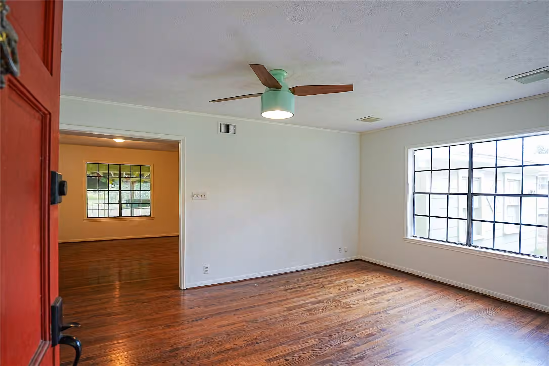 Photo 6 of 4039 Wyne Street, Houston, TX