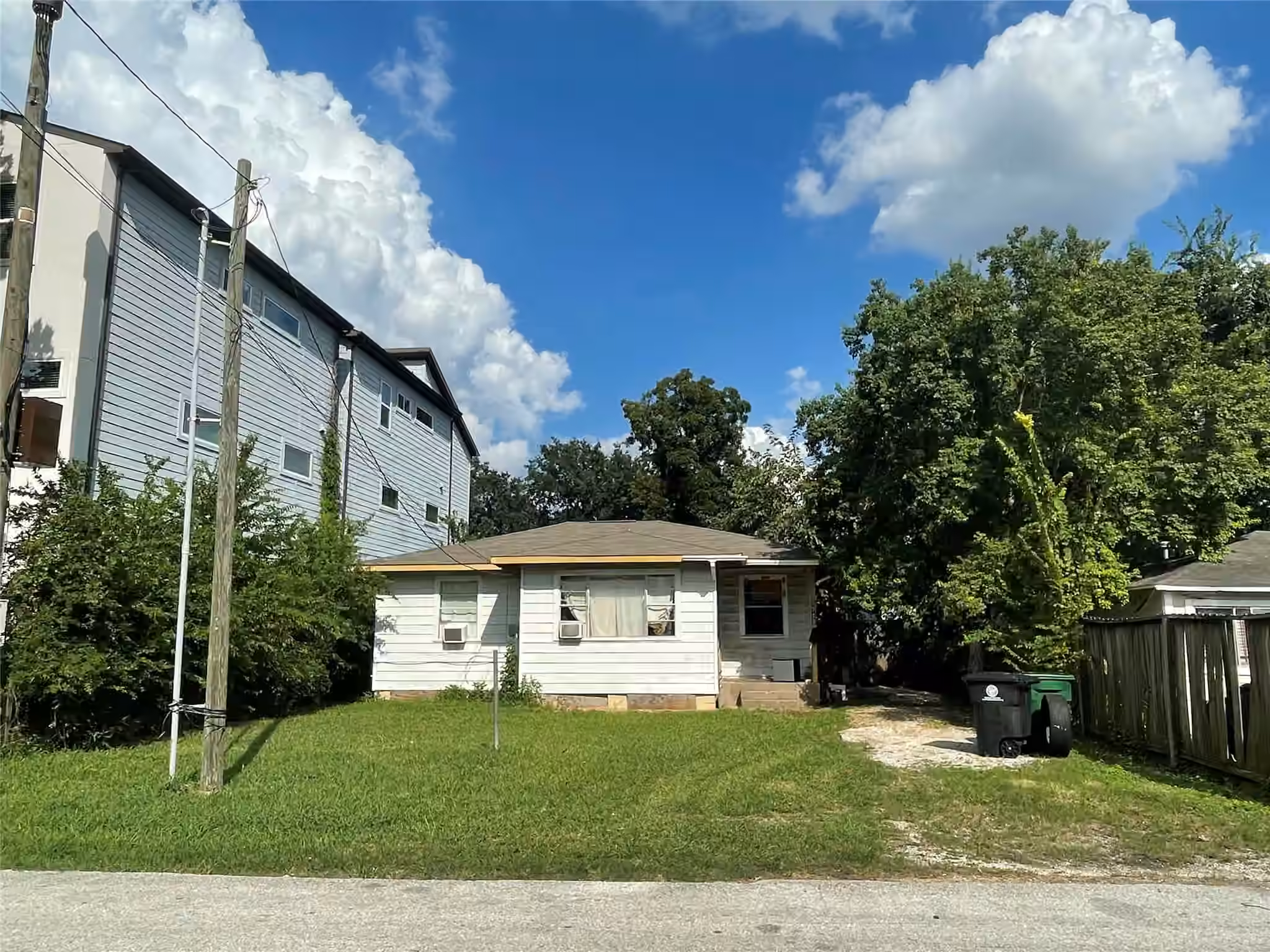 Photo of 3718 Robertson Street, Houston, TX 77009