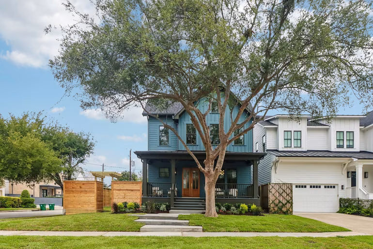 Photo 2 of 949 Ridge Street, Houston, TX 77009