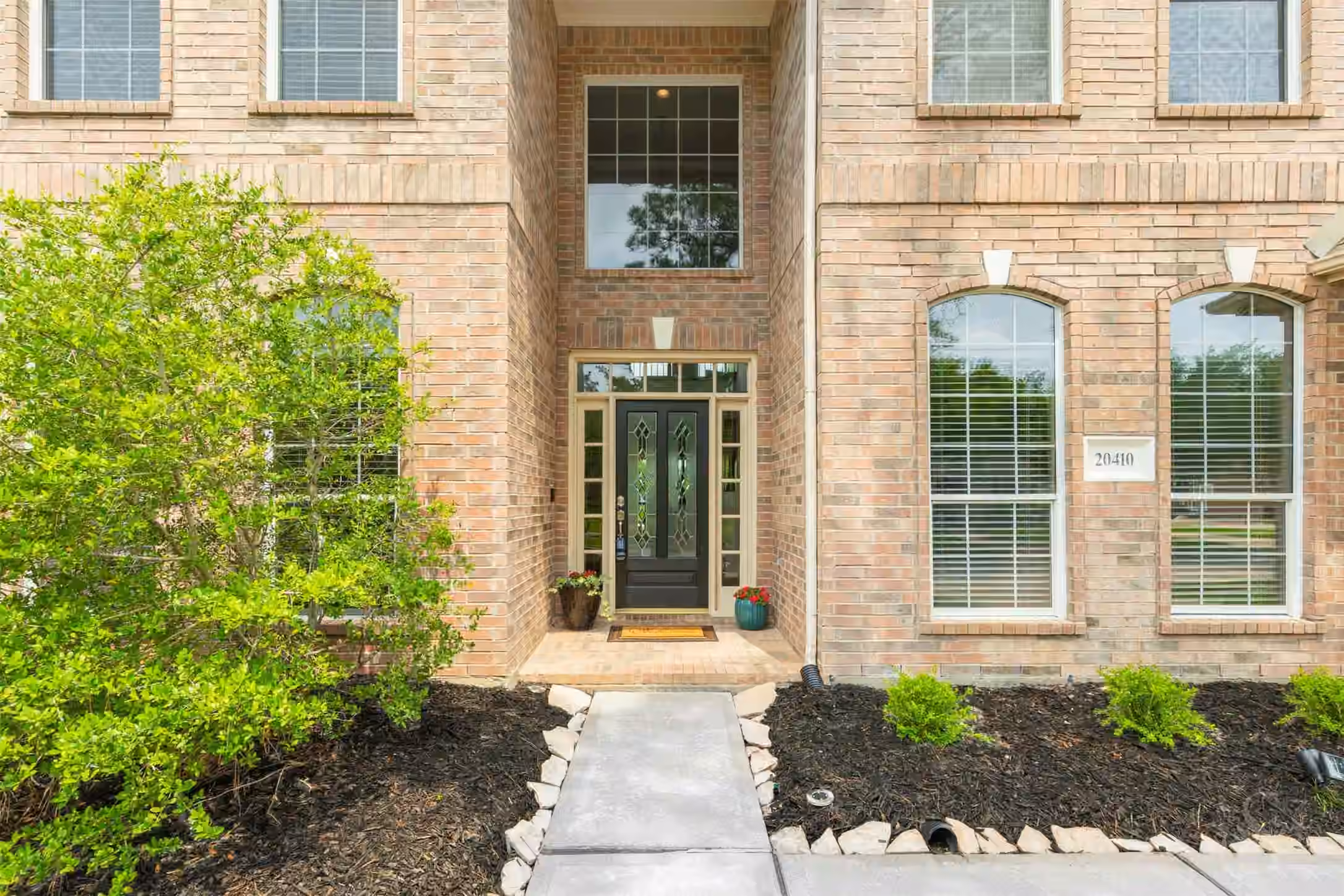 Photo 5 of 20410 Lake Spring Court, Cypress, TX