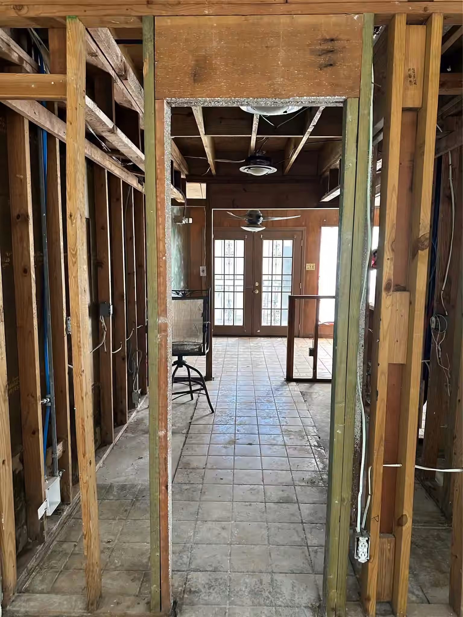 Photo 7 of 10149 Kemp Forest Drive, Houston, TX