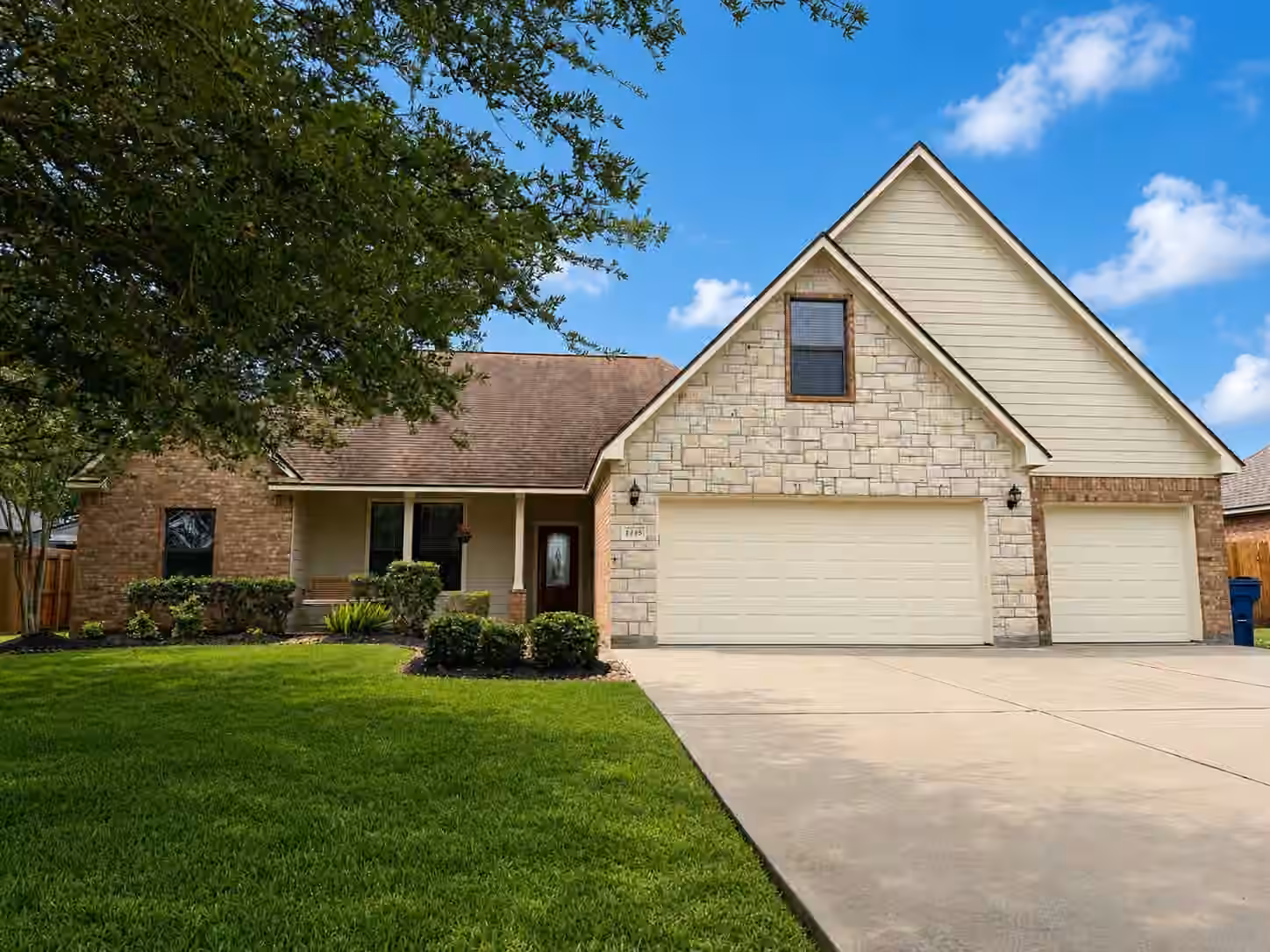 Photo of 1448 S Bluebonnet Lane, Angleton, TX 77515