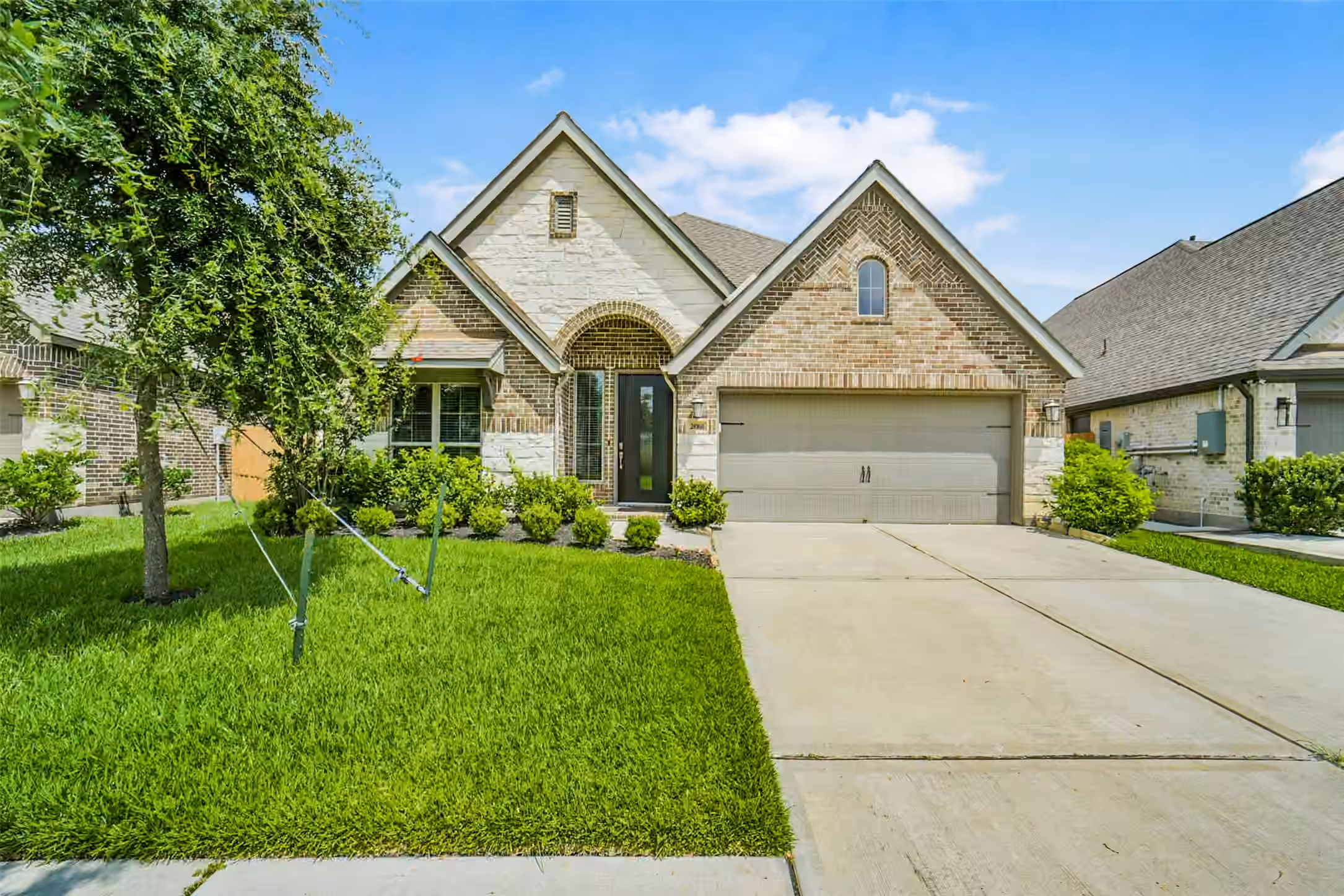 Photo 4 of 28160 Knight Peak Drive, Spring, TX