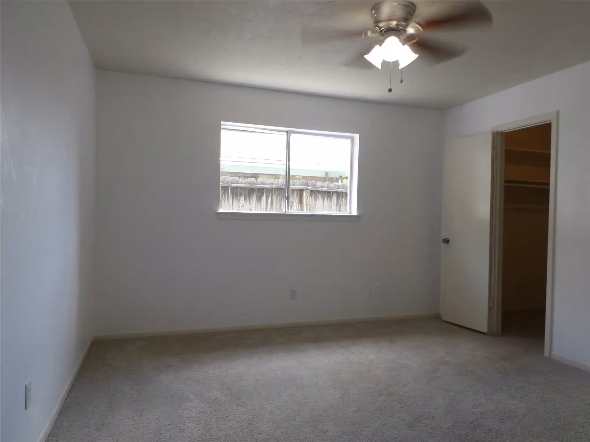 Photo 5 of 2434 Tyler Lane, Deer Park, TX
