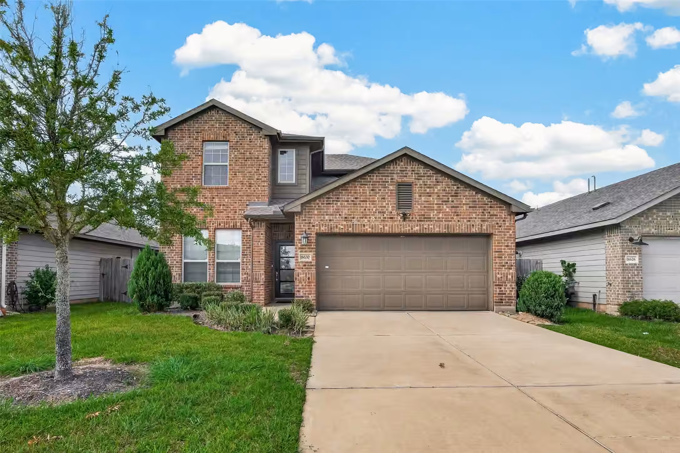 Photo 3 of 18630 Albany Bay Ln, Richmond, TX