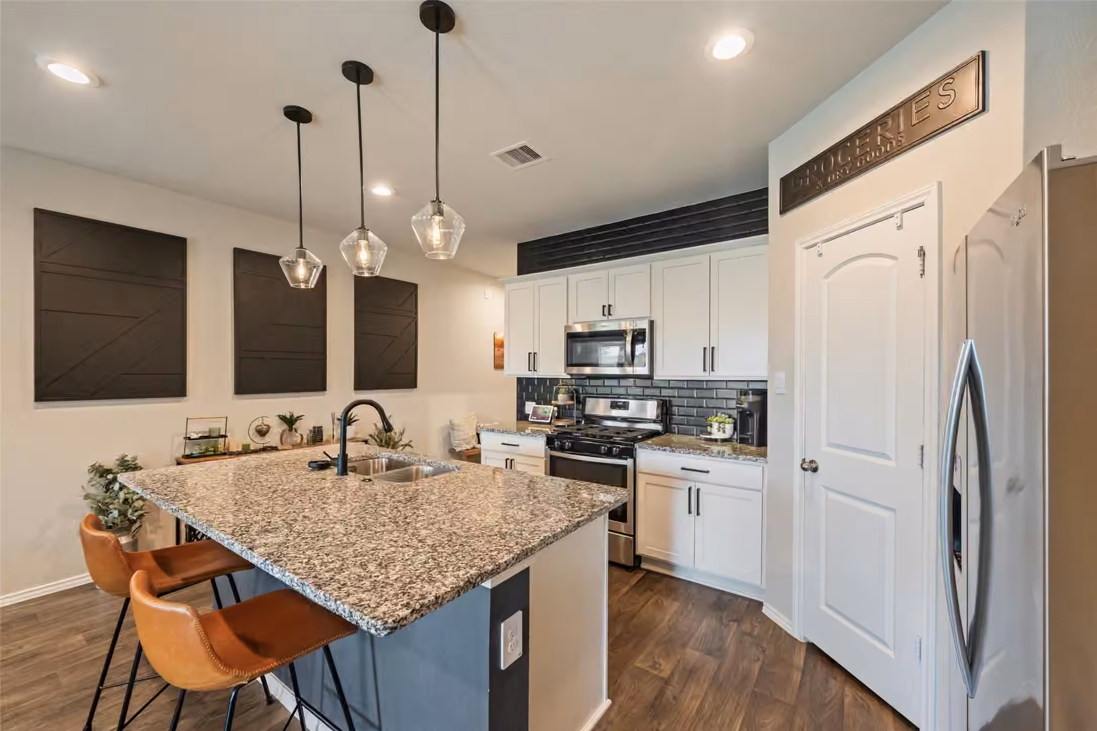 Photo 6 of 2623 Lost Holly Lane, Conroe, TX