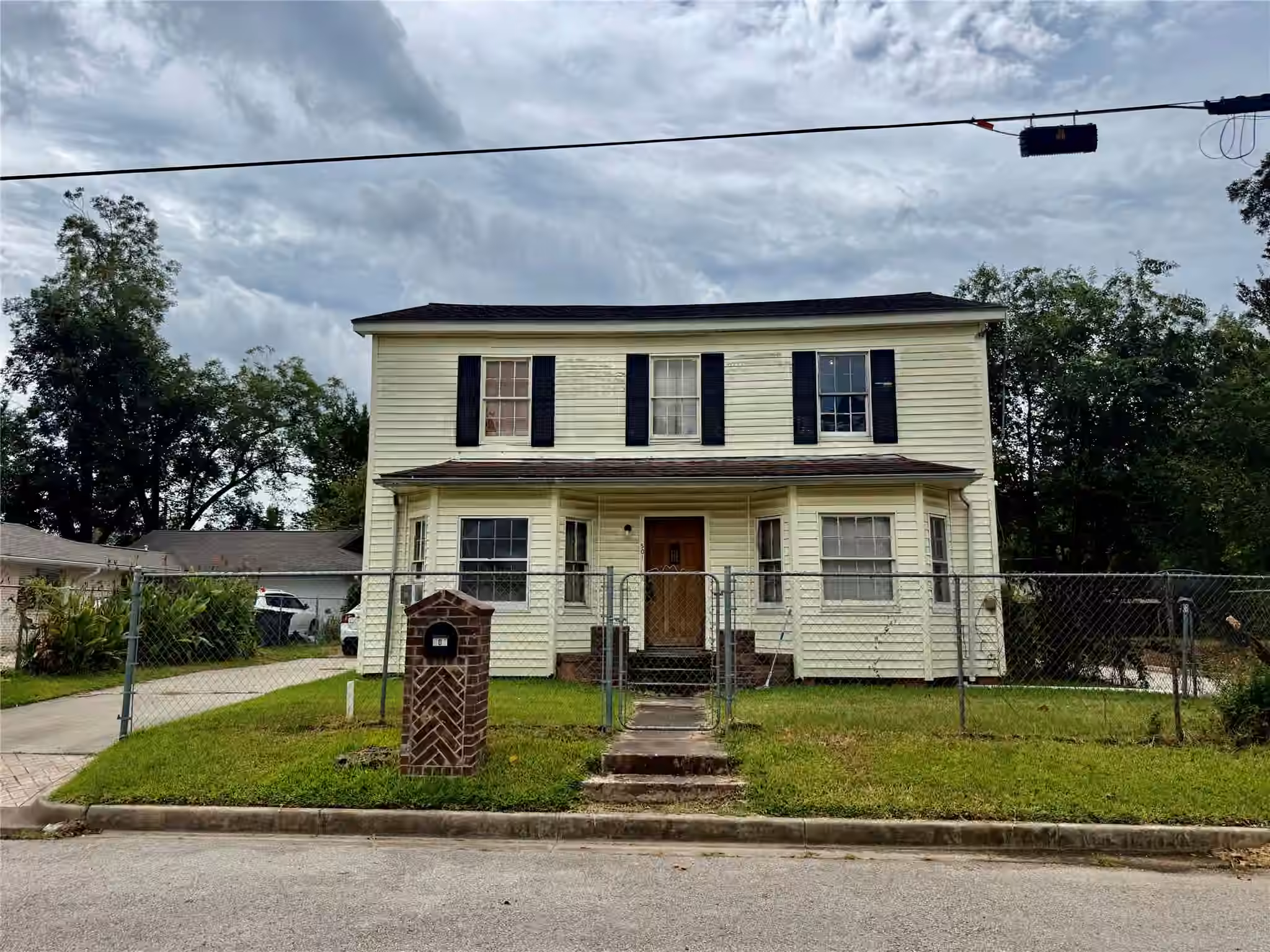 Photo of 501 Avenue I Avenue, Conroe, TX 77301