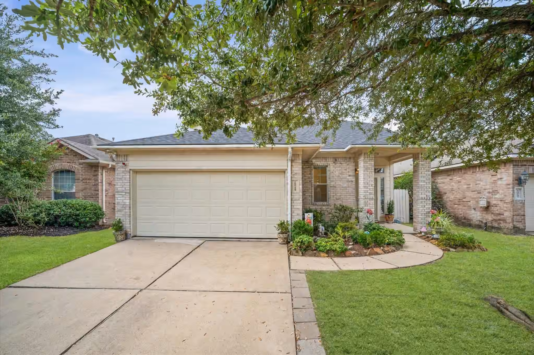 Photo 2 of 15726 Flagstone Walk Way, Houston, TX