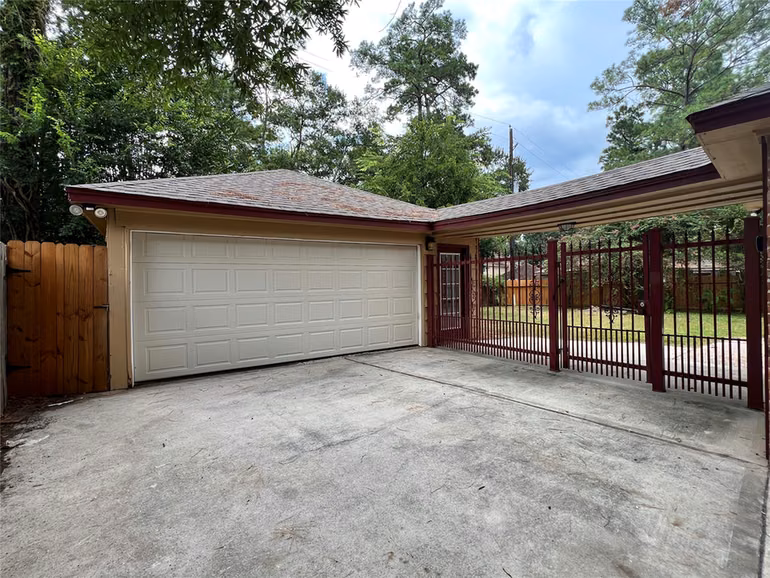 Photo 4 of 1506 Castlerock Drive, Houston, TX