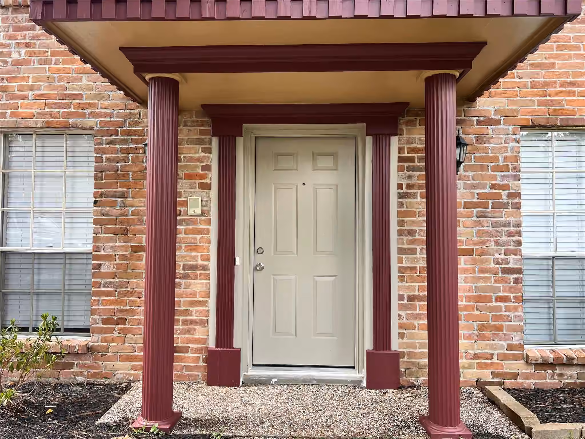 Photo 5 of 1506 Castlerock Drive, Houston, TX