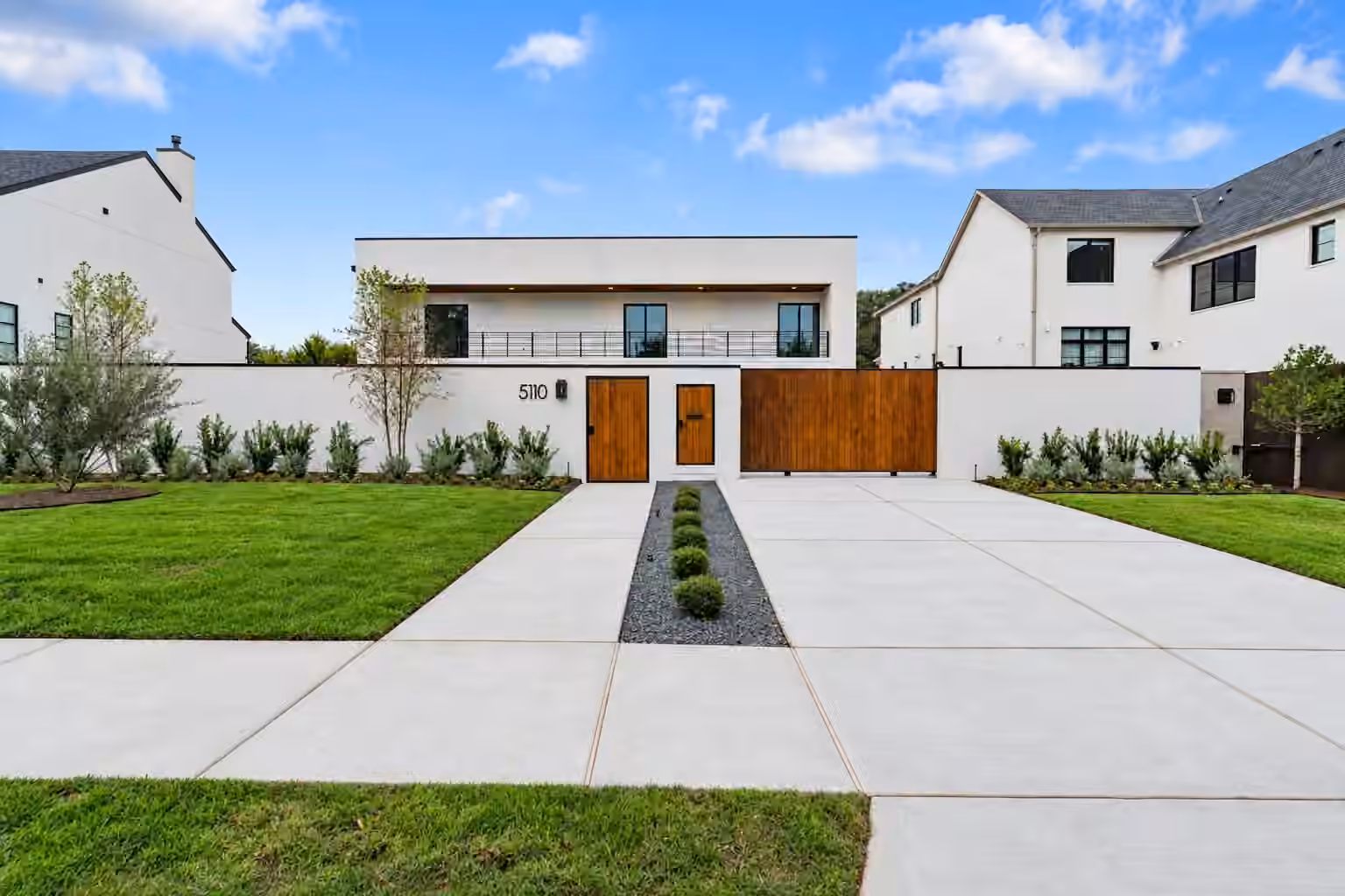 Photo 6 of 5110 Glenmeadow Drive, Houston, TX
