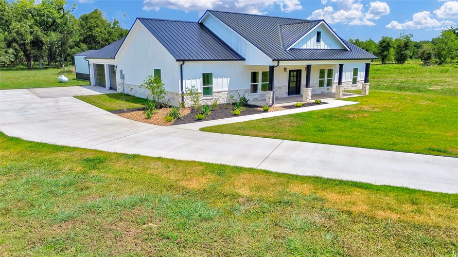 Photo 3 of 2168 CR 36, Angleton, TX