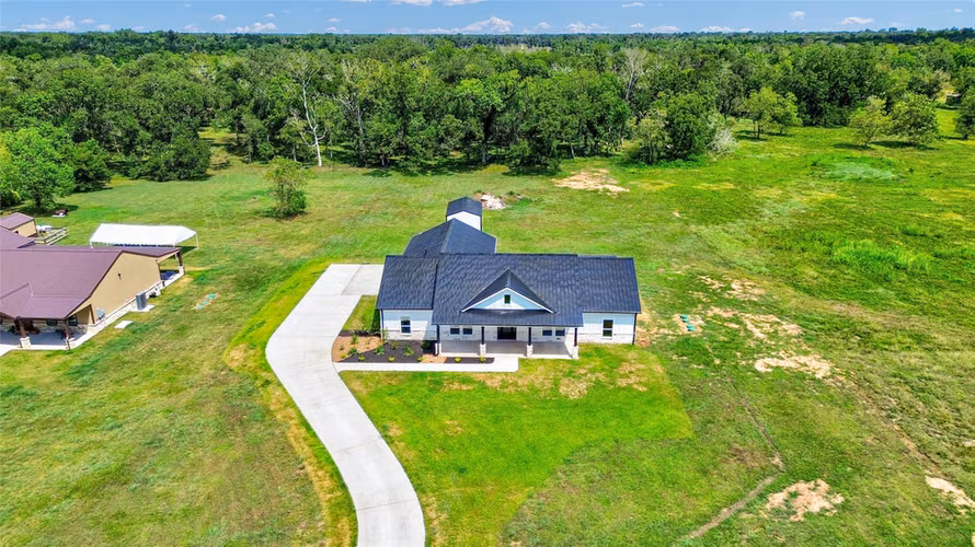 Photo 4 of 2168 CR 36, Angleton, TX