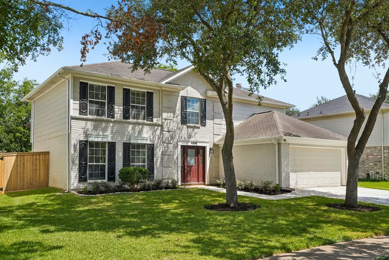 Photo 3 of 4539 Pioneer Trail Street, Sugar Land, TX