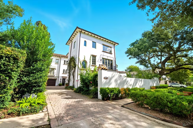 Photo of 2370 Bolsover Street, Houston, TX 77005