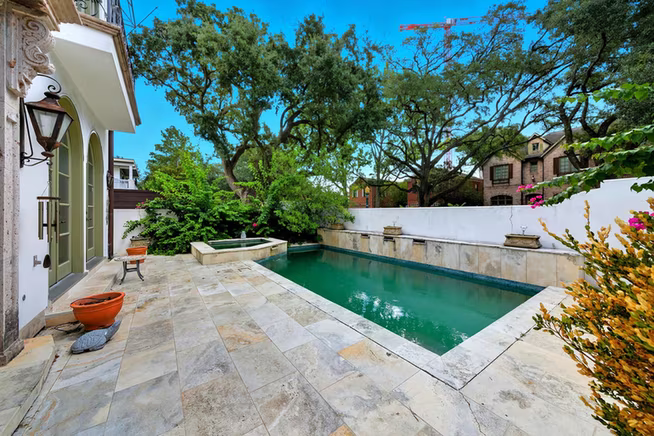 Photo 4 of 2370 Bolsover Street, Houston, TX
