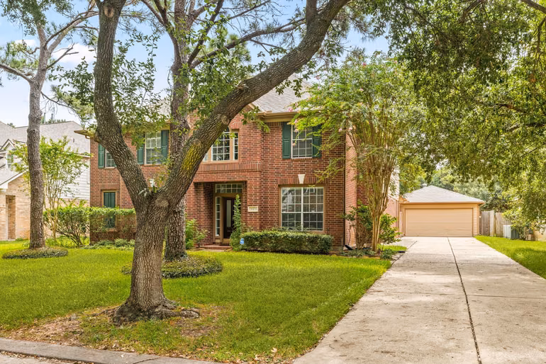 Photo 5 of 9423 Walnut Brook Court, Houston, TX