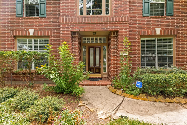 Photo 6 of 9423 Walnut Brook Court, Houston, TX