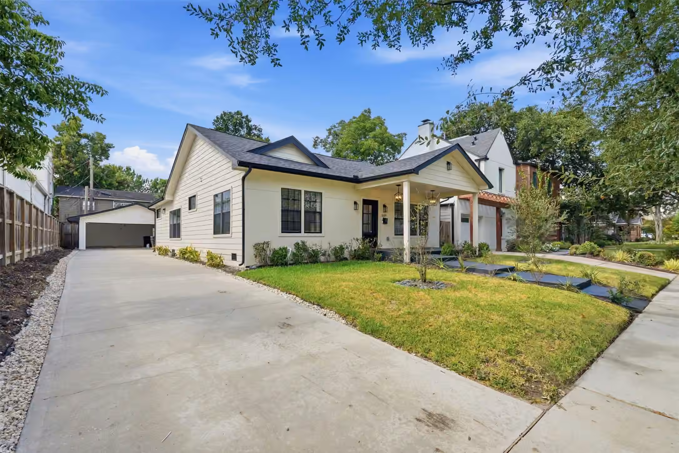 Photo 3 of 2109 Sul Ross Street, Houston, TX