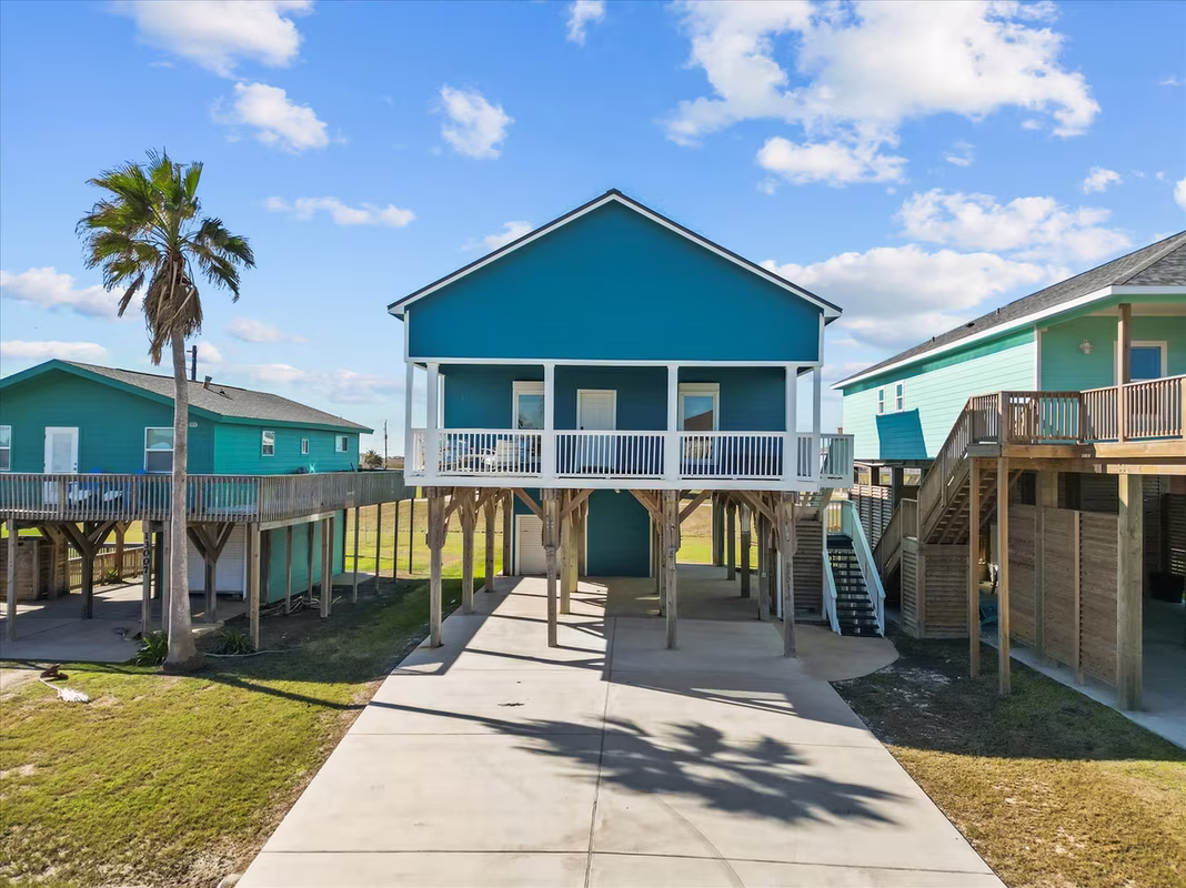 Photo 3 of 13011 Coronado Drive, Freeport, TX