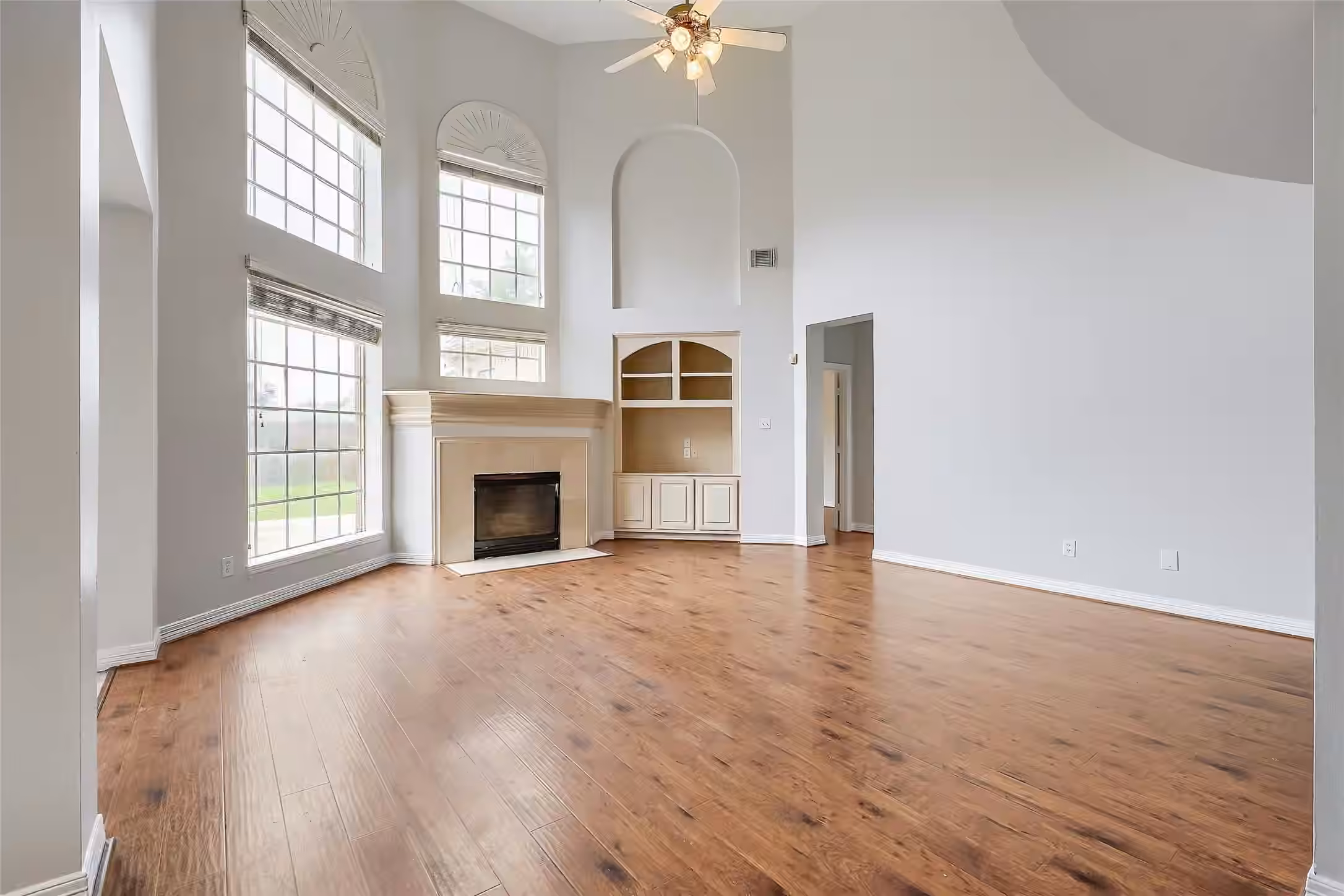 Photo 5 of 5906 Indian Hills Lane, Sugar Land, TX