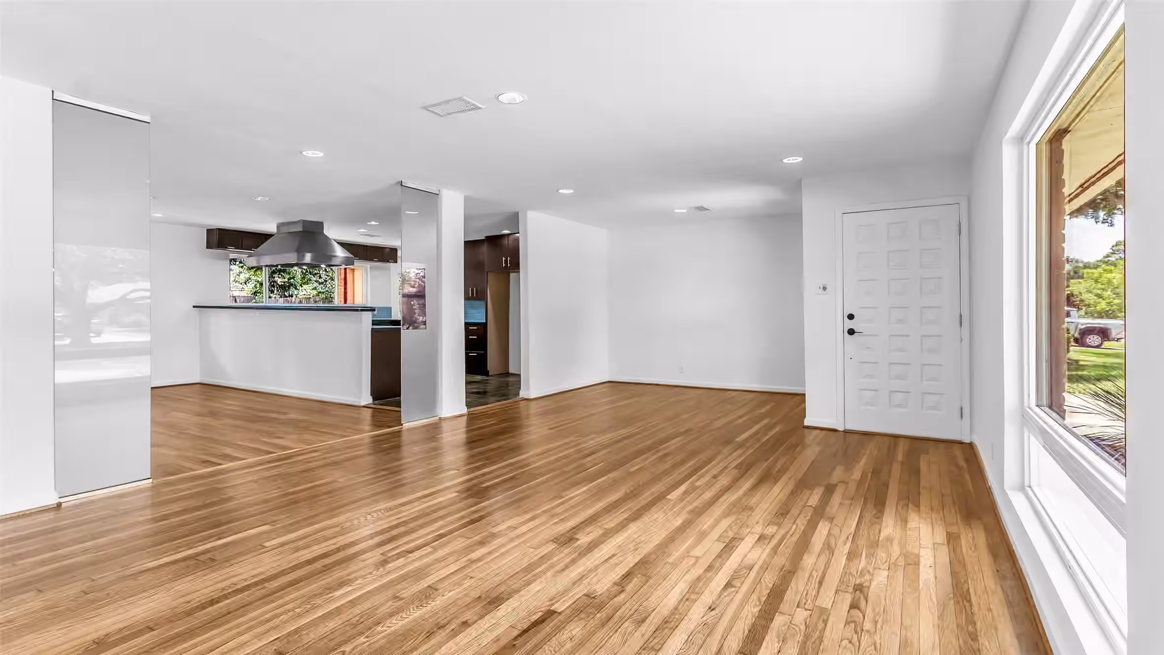 Photo 4 of 4417 Willowbend Boulevard, Houston, TX