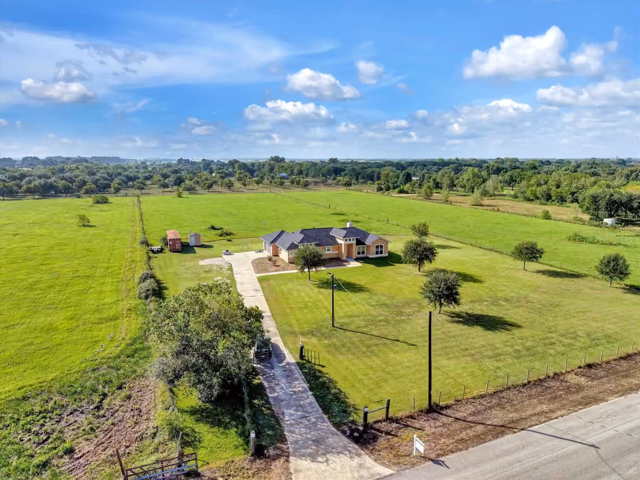 Photo 2 of 8131 Brinkmeyer Road, Needville, TX