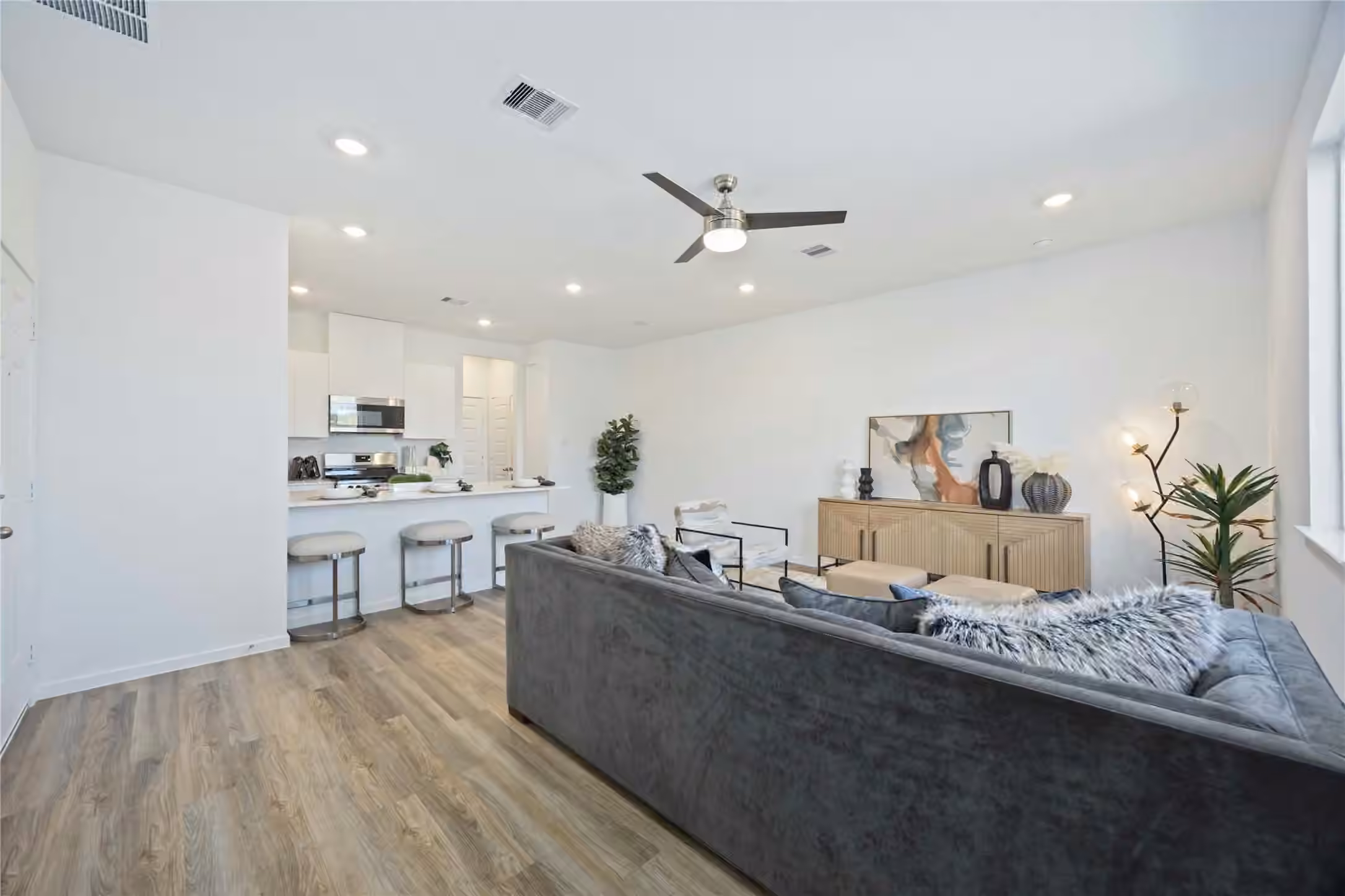 Photo 7 of 5933 Manning Oaks Street, Houston, TX