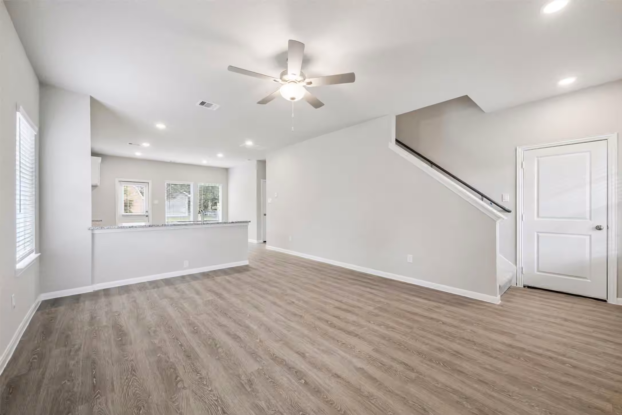 Photo 3 of 914 Roosevelt Street, La Marque, TX