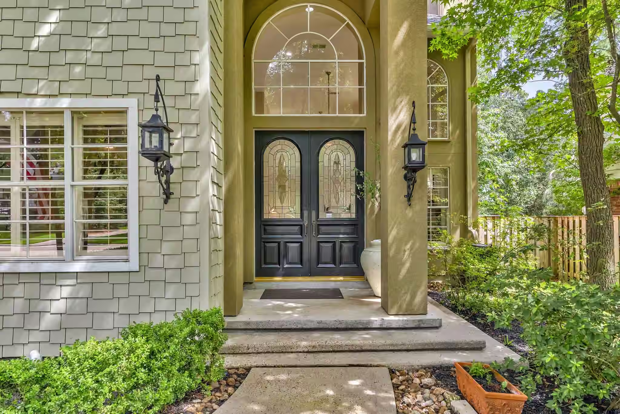 Photo 2 of 66 Candle Pine Place, The Woodlands, TX 77381