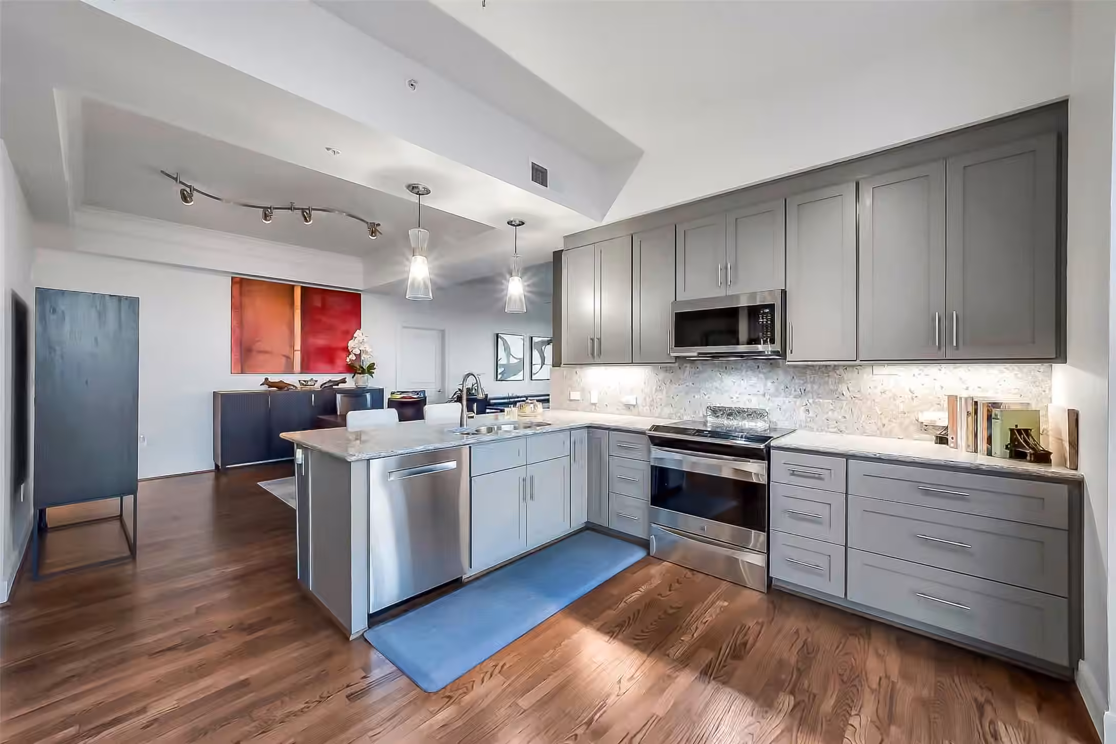 Photo 6 of 3333 Allen Parkway 710, Houston, TX
