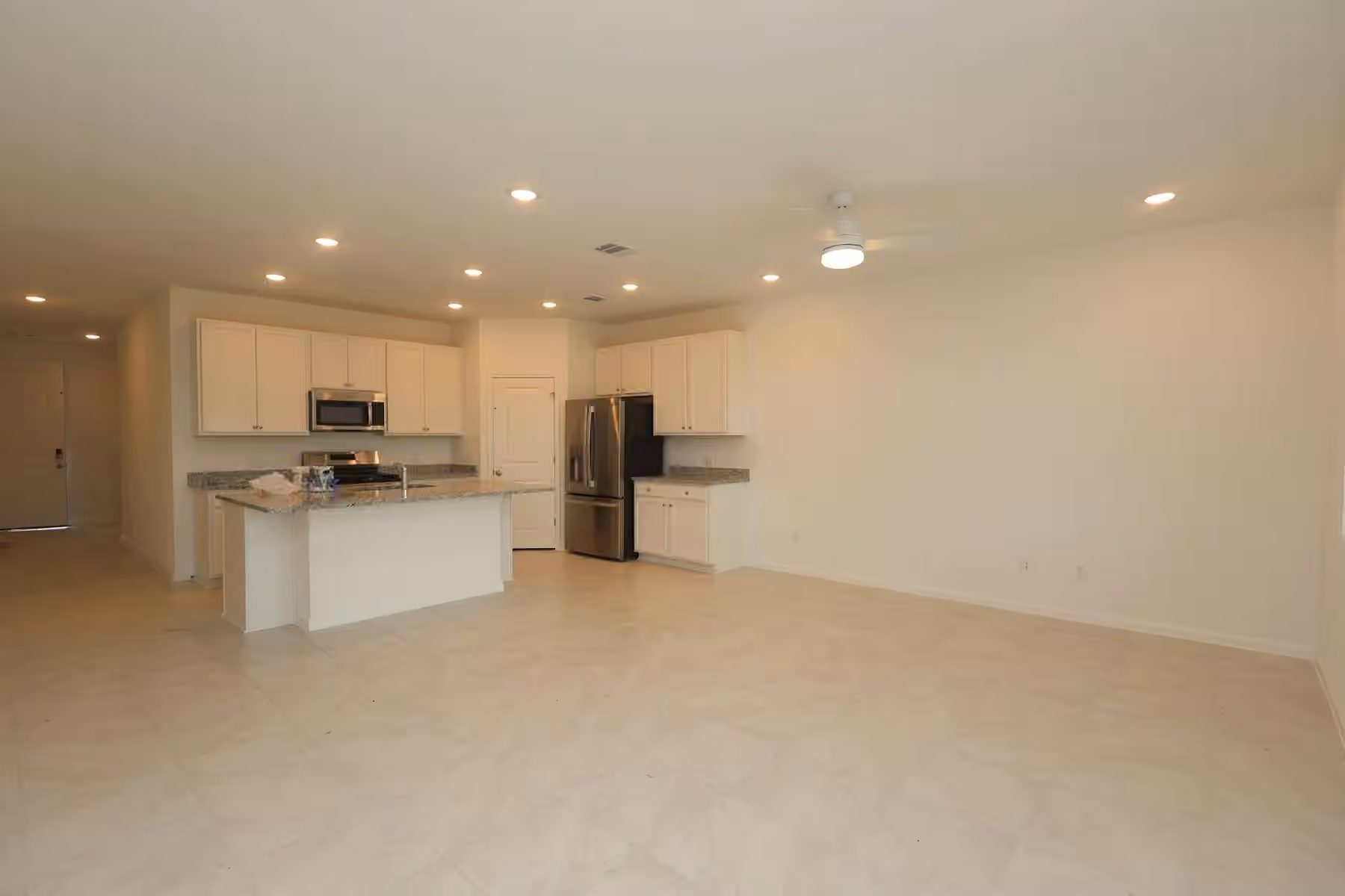 Photo 4 of 431 East Rose Marie Lane, Montgomery, TX
