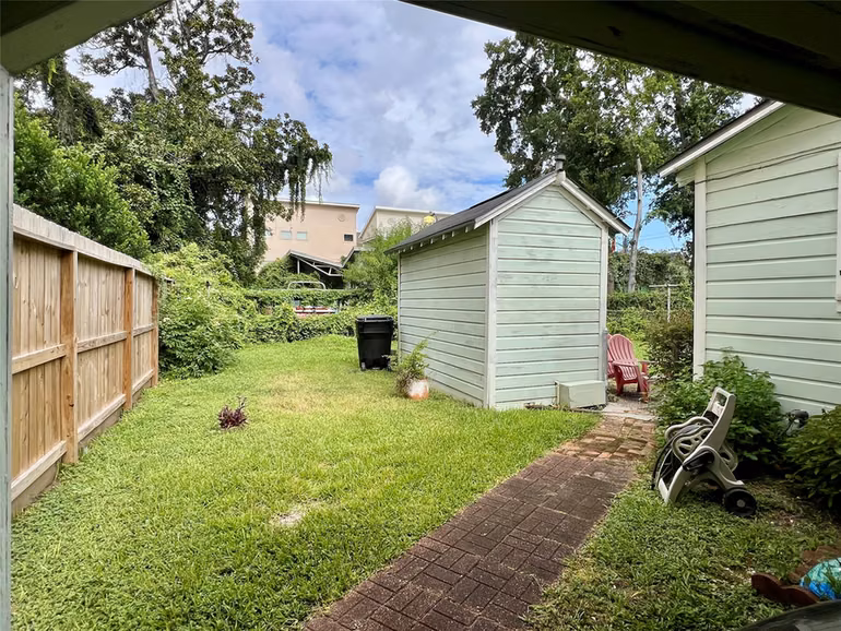 Photo 5 of 2507 Couch Street, Houston, TX