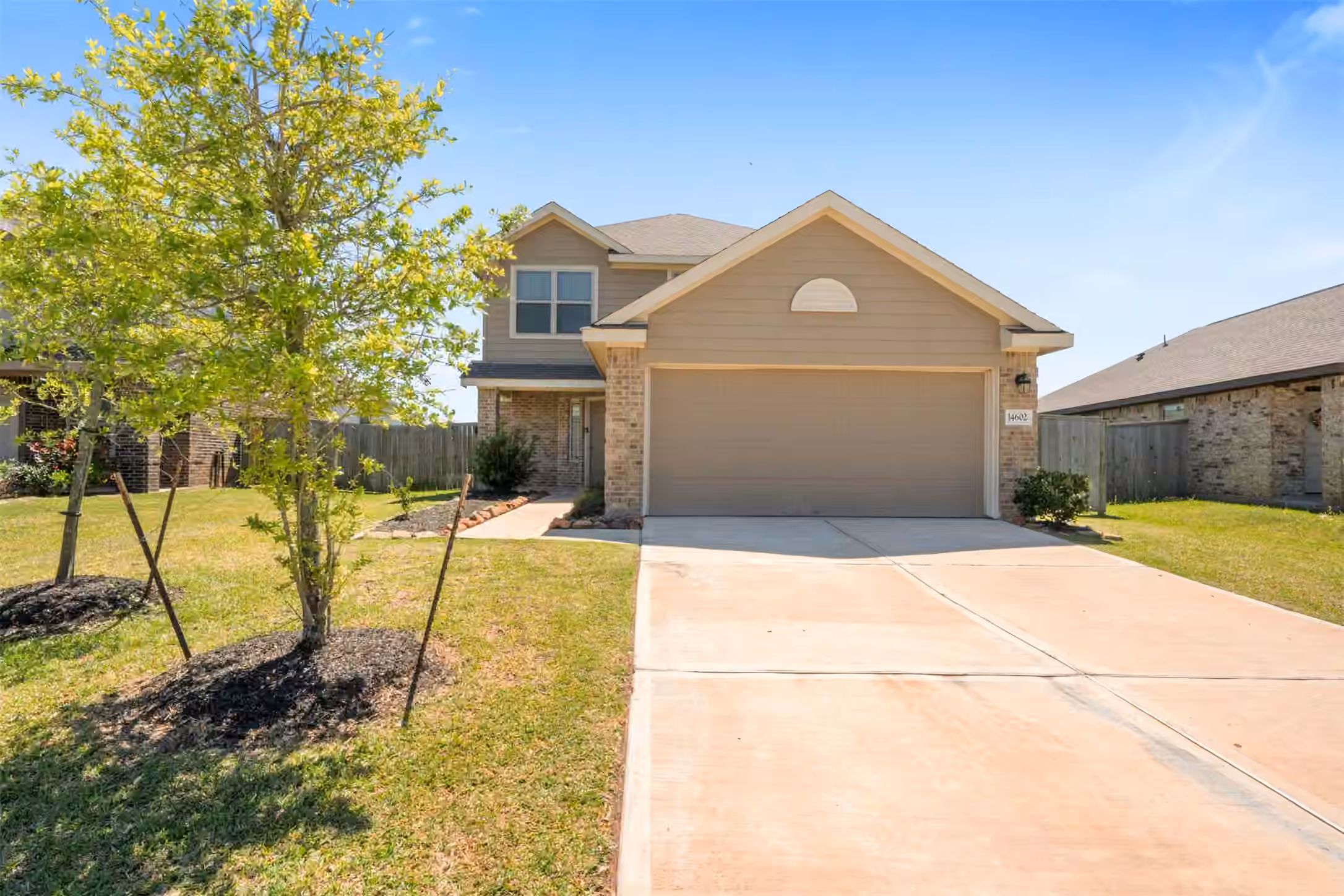 Photo of 14602 Broadbury Pond Road, Rosharon, TX
