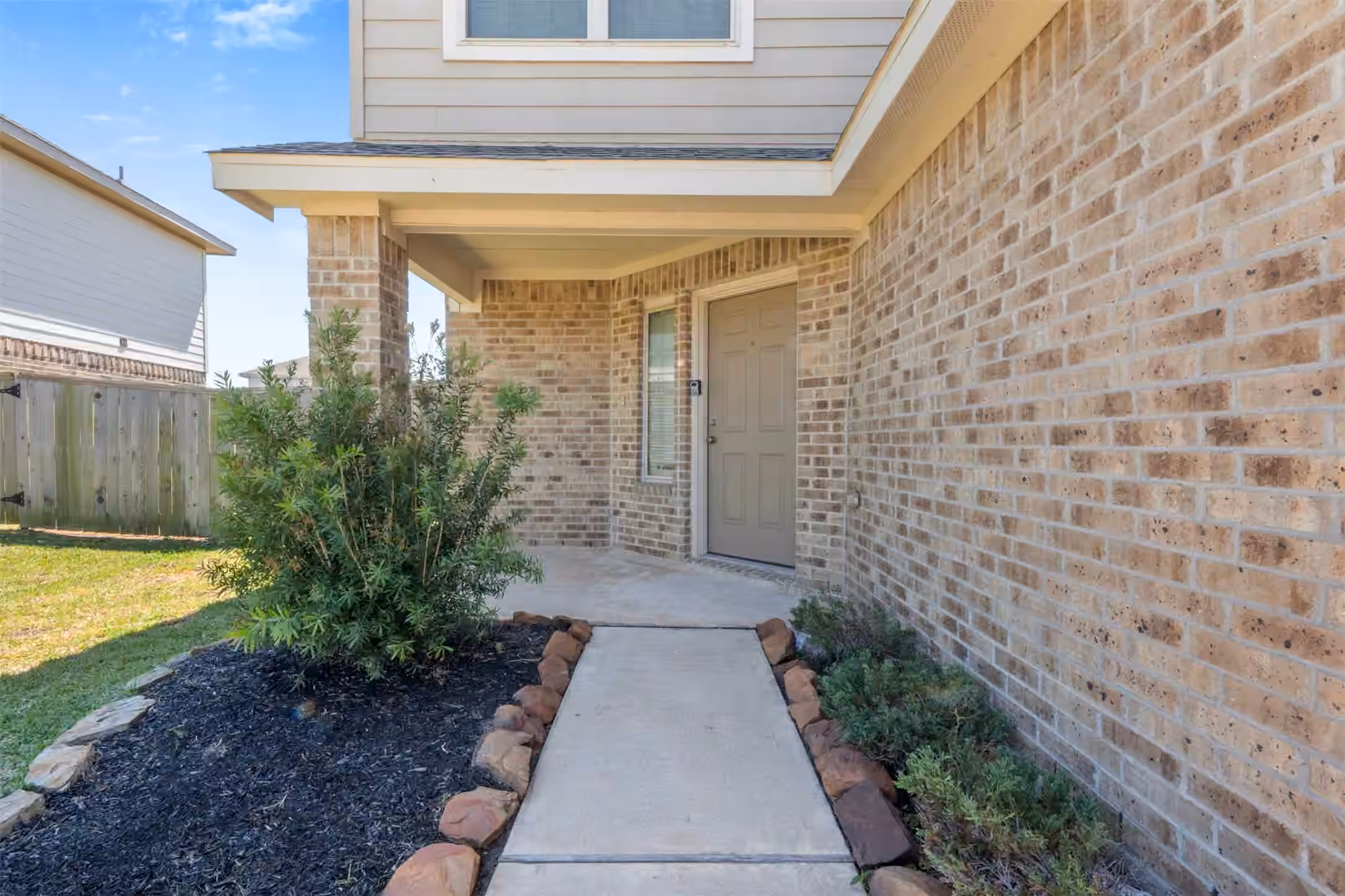 Photo 2 of 14602 Broadbury Pond Road, Rosharon, TX